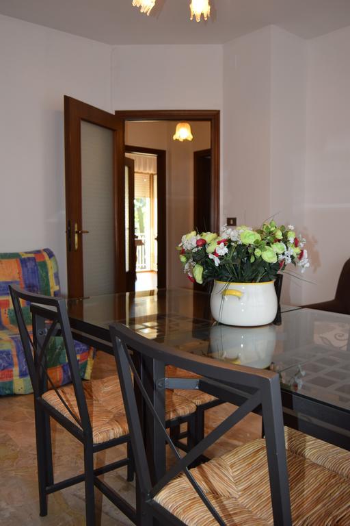 Casa Vacanza E Per Lavoro Elena E Carla Spinea Kültér fotó